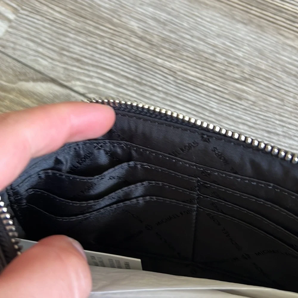 13. Michael Kors Large Zip Clutch Wrislet - Picture 7 of 8